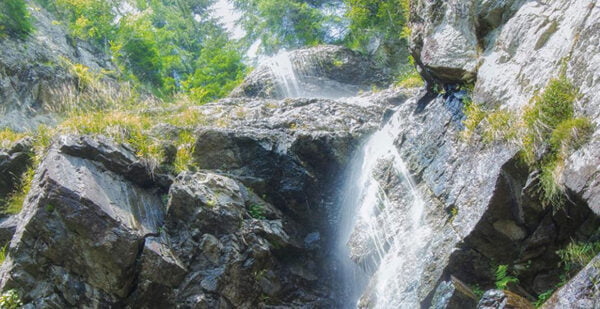Cascada Laia Mare Miss sau Hotvole din Valea Iadului