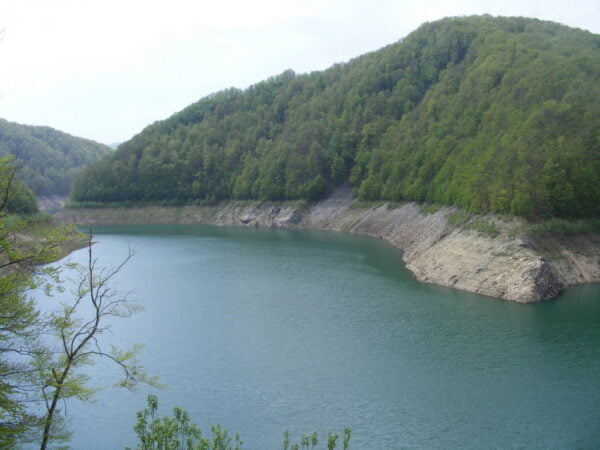 Lacul Lesu Bihor Valea Iadului Stana de Vale